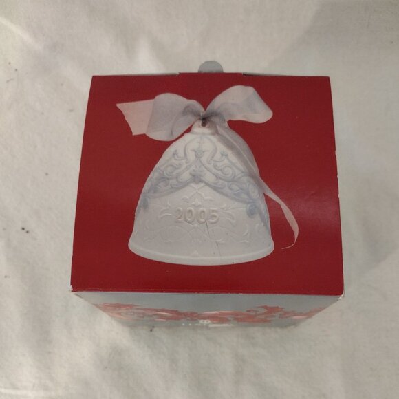 LLADRO 2005 Christmas Bell w/Original Box. - Picture 2 of 10